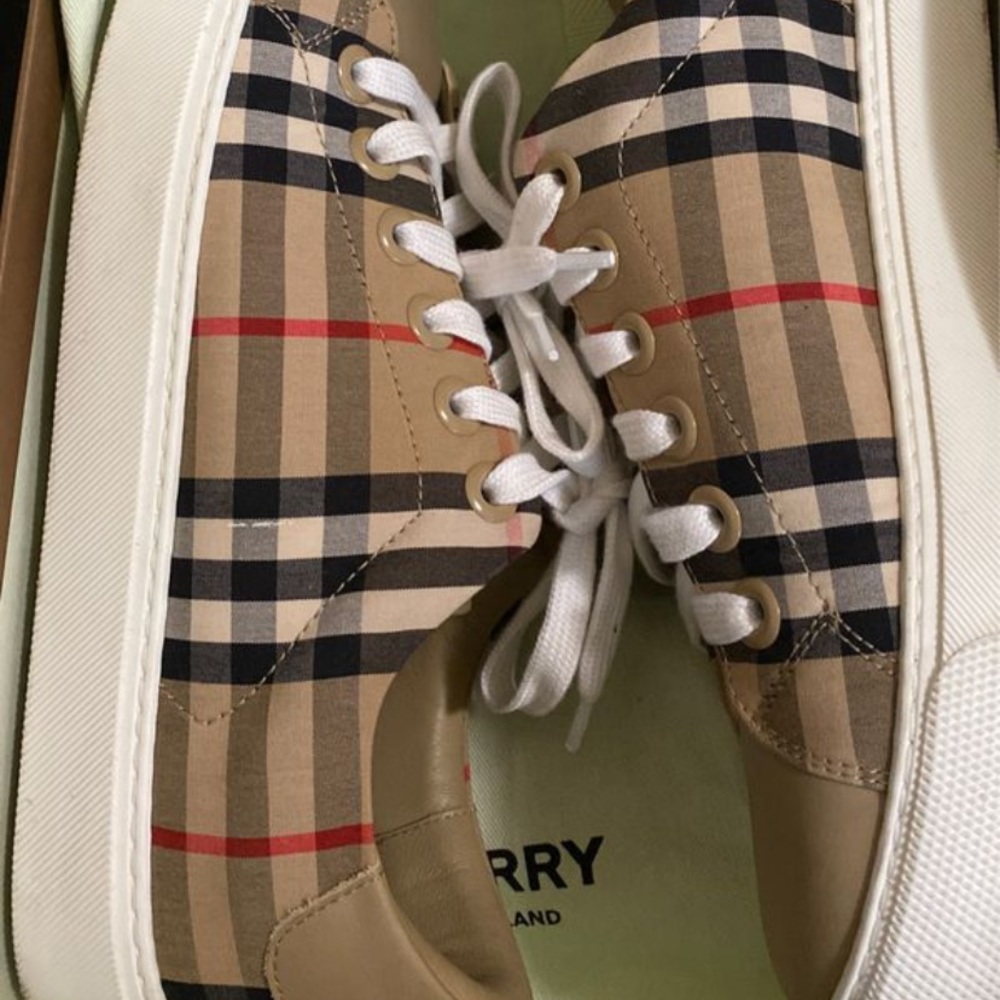Burberry Tennis - Picture 2 of 6